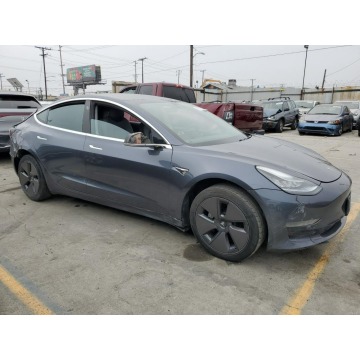 Tesla Model 3  Sedan/Limuzyna 2019 elektryczny, automat - Na sprzedaż za 43 788 zł - Katowice - zdjęcie 3