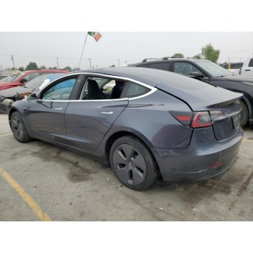 Tesla Model 3  Sedan/Limuzyna 2019 elektryczny, automat - Na sprzedaż za 43 788 zł - Katowice - zdjęcie 4