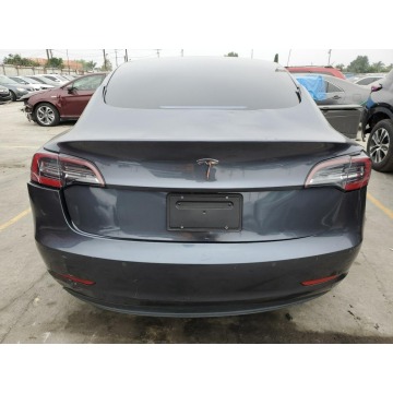 Tesla Model 3  Sedan/Limuzyna 2019 elektryczny, automat - Na sprzedaż za 43 788 zł - Katowice - zdjęcie 5