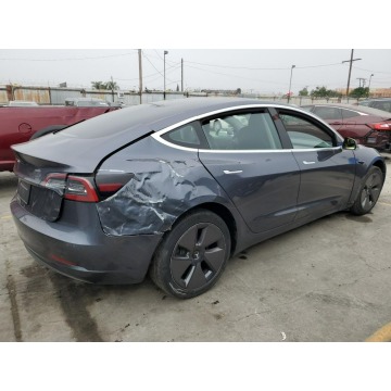 Tesla Model 3  Sedan/Limuzyna 2019 elektryczny, automat - Na sprzedaż za 43 788 zł - Katowice - zdjęcie 6