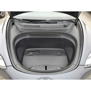 Tesla Model 3  Sedan/Limuzyna 2019 elektryczny, automat - Na sprzedaż za 43 788 zł - Katowice - zdjęcie 10