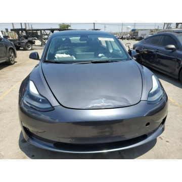 Tesla Model 3  Sedan/Limuzyna 2023 elektryczny, automat - Na sprzedaż za 66 297 zł - Katowice - zdjęcie 2