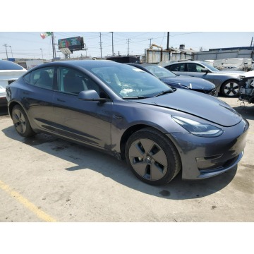 Tesla Model 3  Sedan/Limuzyna 2023 elektryczny, automat - Na sprzedaż za 66 297 zł - Katowice - zdjęcie 3
