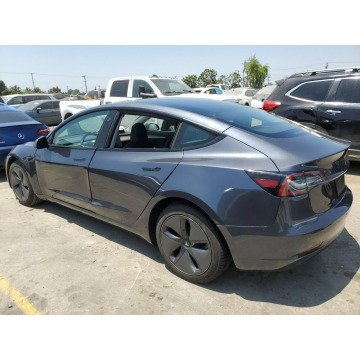 Tesla Model 3  Sedan/Limuzyna 2023 elektryczny, automat - Na sprzedaż za 66 297 zł - Katowice - zdjęcie 6
