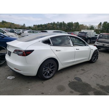 Tesla Model 3  Sedan/Limuzyna 2023 elektryczny, automat - Na sprzedaż za 60 147 zł - Katowice - zdjęcie 4