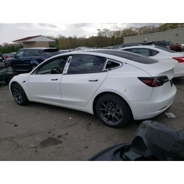 Tesla Model 3  Sedan/Limuzyna 2023 elektryczny, automat - Na sprzedaż za 60 147 zł - Katowice - zdjęcie 6