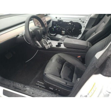 Tesla Model 3  Sedan/Limuzyna 2023 elektryczny, automat - Na sprzedaż za 60 147 zł - Katowice - zdjęcie 8