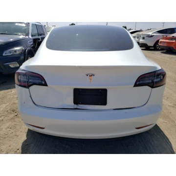 Tesla Model 3  Sedan/Limuzyna 2023 elektryczny, automat - Na sprzedaż za 75 645 zł - Katowice - zdjęcie 5