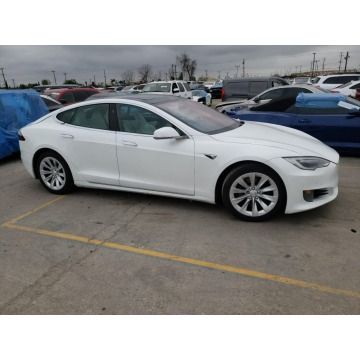 Tesla Model S  Sedan/Limuzyna 2017 elektryczny, automat - Na sprzedaż za 55 965 zł - Katowice - zdjęcie 3