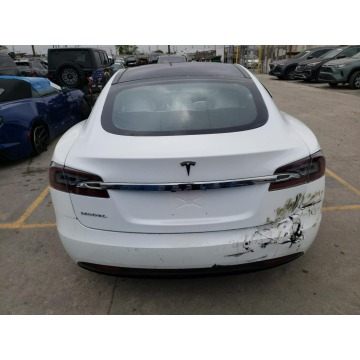 Tesla Model S  Sedan/Limuzyna 2017 elektryczny, automat - Na sprzedaż za 55 965 zł - Katowice - zdjęcie 5