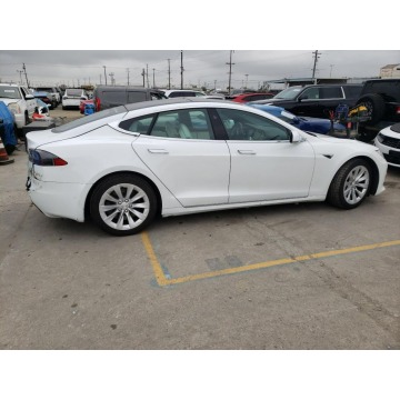 Tesla Model S  Sedan/Limuzyna 2017 elektryczny, automat - Na sprzedaż za 55 965 zł - Katowice - zdjęcie 6