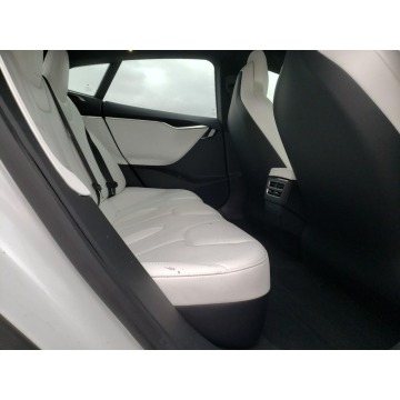 Tesla Model S  Sedan/Limuzyna 2017 elektryczny, automat - Na sprzedaż za 55 965 zł - Katowice - zdjęcie 9