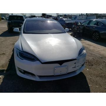 Tesla Model S  Sedan/Limuzyna 2017 elektryczny, automat - Na sprzedaż za 64 575 zł - Katowice - zdjęcie 2