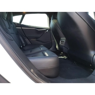 Tesla Model S  Sedan/Limuzyna 2017 elektryczny, automat - Na sprzedaż za 64 575 zł - Katowice - zdjęcie 9