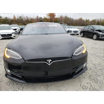 Tesla Model S  Sedan/Limuzyna 2017 elektryczny, automat - Na sprzedaż za 68 388 zł - Katowice - zdjęcie 2