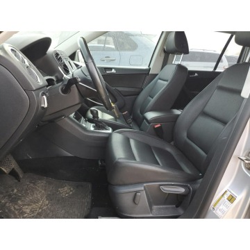 Volkswagen Tiguan  SUV 2016,  2.0 benzyna, automat - Na sprzedaż za 12 054 zł - Katowice - zdjęcie 7