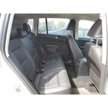 Volkswagen Tiguan  SUV 2016,  2.0 benzyna, automat - Na sprzedaż za 12 054 zł - Katowice - zdjęcie 9