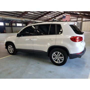 Volkswagen Tiguan  SUV 2017,  2.0 benzyna, automat - Na sprzedaż za 24 600 zł - Katowice - zdjęcie 4