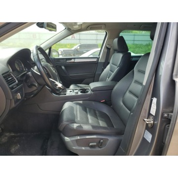 Volkswagen Touareg  SUV 2011,  3.6 benzyna, automat - Na sprzedaż za 17 466 zł - Katowice - zdjęcie 6