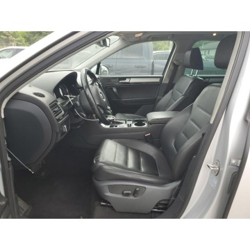 Volkswagen Touareg  SUV 2012,  3.6 benzyna, automat - Na sprzedaż za 16 236 zł - Katowice - zdjęcie 9