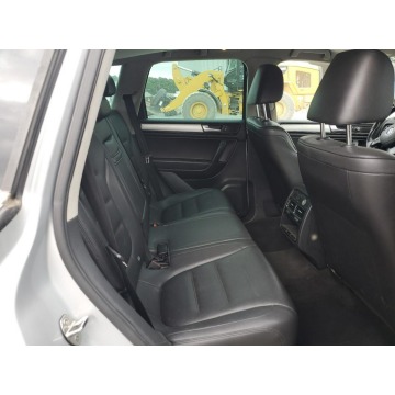 Volkswagen Touareg  SUV 2012,  3.6 benzyna, automat - Na sprzedaż za 16 236 zł - Katowice - zdjęcie 10