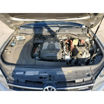 Volkswagen Touareg  SUV 2012,  3.0 hybryda, automat - Na sprzedaż za 24 600 zł - Katowice - zdjęcie 10