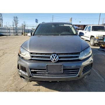 Volkswagen Touareg  SUV 2014,  3.6 benzyna, automat - Na sprzedaż za 9 840,00 zł - Katowice - zdjęcie 2