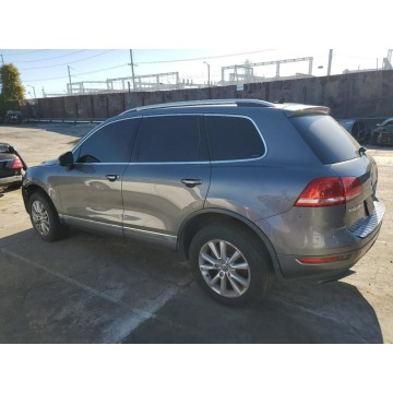 Volkswagen Touareg  SUV 2014,  3.6 benzyna, automat - Na sprzedaż za 9 840,00 zł - Katowice - zdjęcie 6