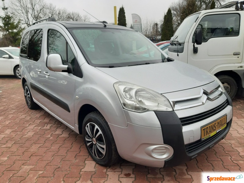 Citroen Berlingo  Minivan/Van 2011,  1.6 benzyna - Na sprzedaż za 19 900 zł - Lublin