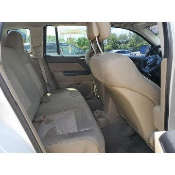 Jeep Liberty  SUV 2014,  2.4 benzyna, automat - Na sprzedaż za 5 412,00 zł - Katowice - zdjęcie 9