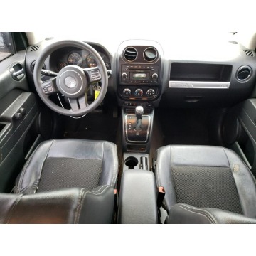 Jeep Liberty  SUV 2014,  2.0 benzyna, automat - Na sprzedaż za 7 872,00 zł - Katowice - zdjęcie 8
