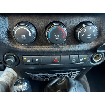 Jeep Wrangler  SUV 2012,  3.6 benzyna, automat - Na sprzedaż za 33 948 zł - Katowice - zdjęcie 7