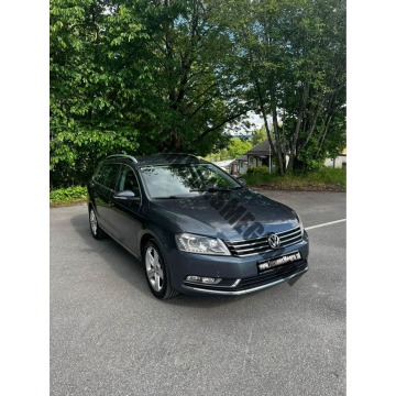 Volkswagen Passat - 2011