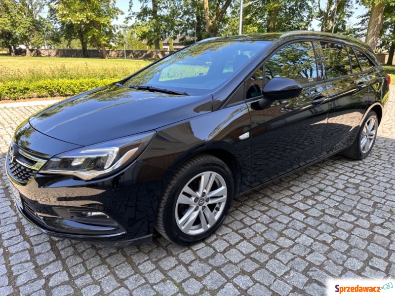 Opel Astra  Kombi 2017,  1.4 benzyna - Na sprzedaż za 42 900 zł - Kutno