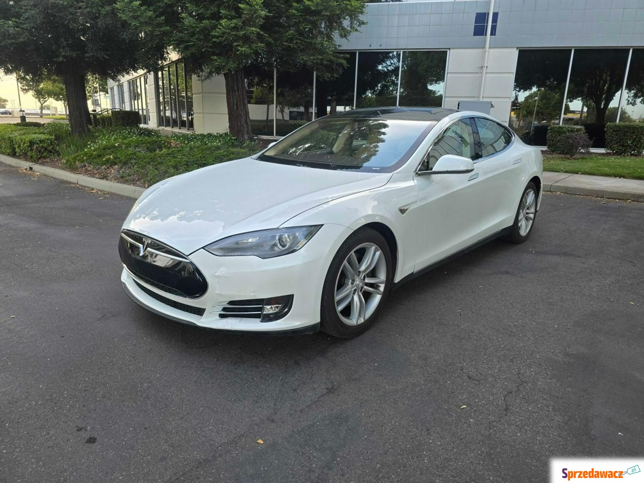 Tesla Model S 2013