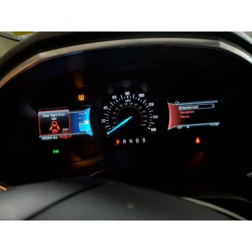 Ford Edge  SUV 2018,  2.0 benzyna, automat - Na sprzedaż za 24 944 zł - Katowice - zdjęcie 10