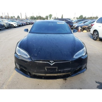 Tesla Model S  Sedan/Limuzyna 2017 elektryczny, automat - Na sprzedaż za 62 484 zł - Katowice - zdjęcie 2