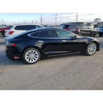 Tesla Model S  Sedan/Limuzyna 2017 elektryczny, automat - Na sprzedaż za 62 484 zł - Katowice - zdjęcie 3
