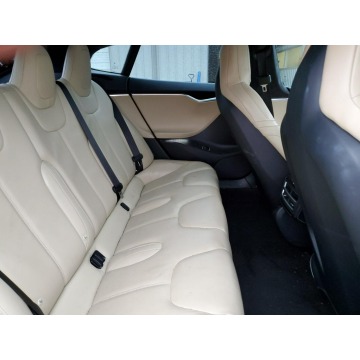 Tesla Model S  Sedan/Limuzyna 2016 elektryczny, automat - Na sprzedaż za 50 184 zł - Katowice - zdjęcie 9
