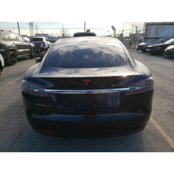 Tesla Model S  Sedan/Limuzyna 2017 elektryczny, automat - Na sprzedaż za 62 484 zł - Katowice - zdjęcie 5
