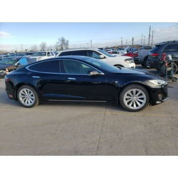Tesla Model S  Sedan/Limuzyna 2017 elektryczny, automat - Na sprzedaż za 62 484 zł - Katowice - zdjęcie 6