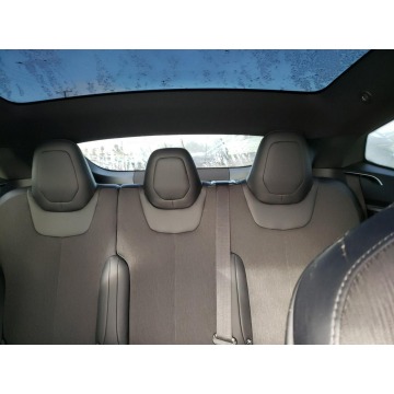 Tesla Model S  Sedan/Limuzyna 2017 elektryczny, automat - Na sprzedaż za 62 484 zł - Katowice - zdjęcie 10