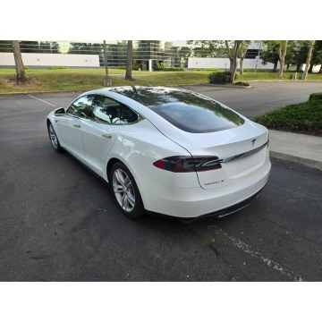 Tesla Model S  Sedan/Limuzyna 2013 elektryczny, automat - Na sprzedaż za 52 275 zł - Katowice - zdjęcie 3