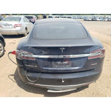 Tesla Model S  Sedan/Limuzyna 2014 elektryczny, automat - Na sprzedaż za 42 558 zł - Katowice - zdjęcie 4