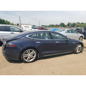 Tesla Model S  Sedan/Limuzyna 2014 elektryczny, automat - Na sprzedaż za 42 558 zł - Katowice - zdjęcie 5
