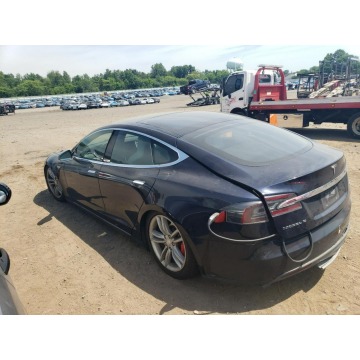 Tesla Model S  Sedan/Limuzyna 2014 elektryczny, automat - Na sprzedaż za 42 558 zł - Katowice - zdjęcie 3