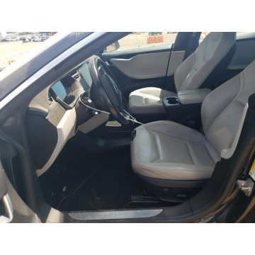 Tesla Model S  Sedan/Limuzyna 2014 elektryczny, automat - Na sprzedaż za 42 558 zł - Katowice - zdjęcie 7