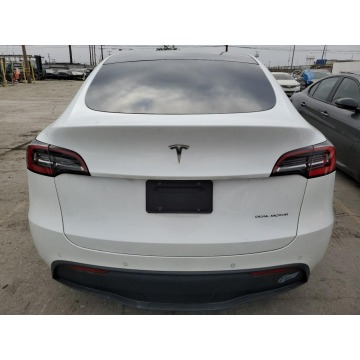 Tesla   SUV 2021 elektryczny, automat - Na sprzedaż za 83 640 zł - Katowice - zdjęcie 5