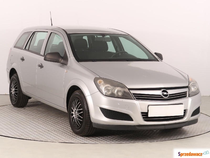 Opel Astra  Kombi 2011,  1.6 benzyna - Na sprzedaż za 15 999 zł - Zamość