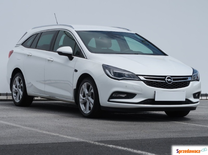 Opel Astra  Kombi 2016,  1.4 benzyna - Na sprzedaż za 51 999 zł - Lublin